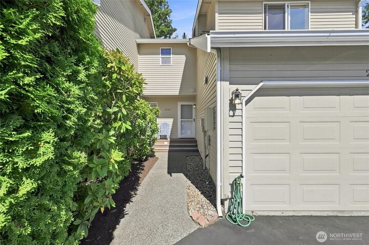 Property Photo:  2233 E Birch Street  WA 98229 