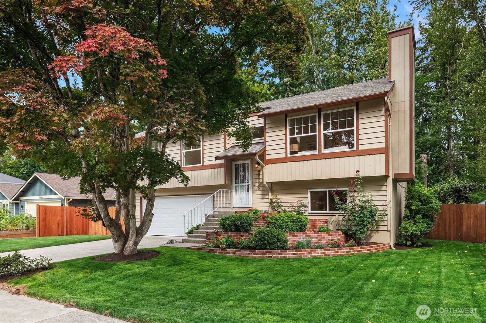 Property Photo: 16036 NE 106th Street WA 98052