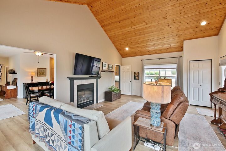 Property Photo: 5655 Pauleina Court WA 98249