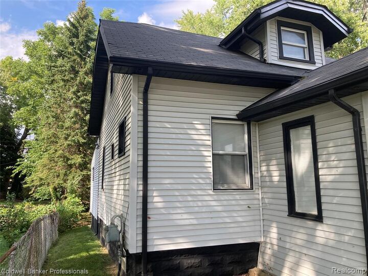 Property Photo:  667 Northway Drive  MI 48342 
