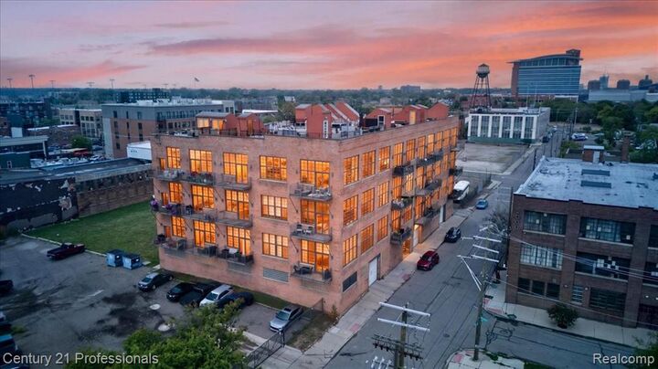Property Photo:  2003 Brooklyn Street 410  MI 48226 