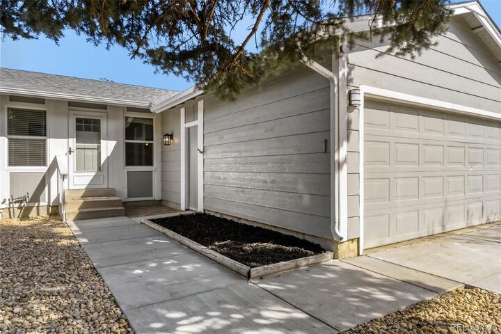 Property Photo: 3584 S Olathe Way CO 80013