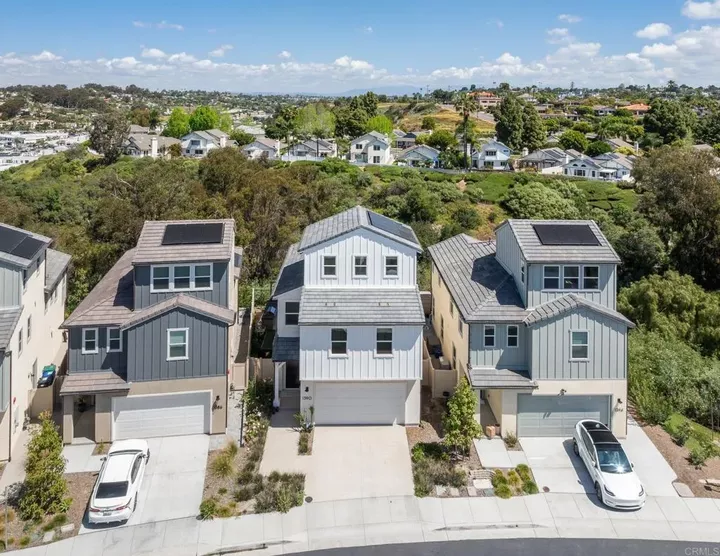 Property Photo:  1390 Blue Port Way  CA 92054 