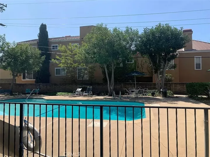 Property Photo:  620 W Huntington 213  CA 91007 