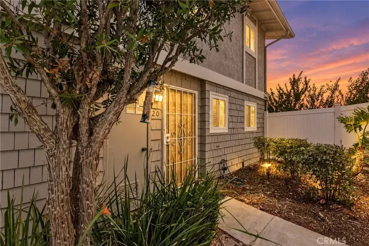 Property Photo:  2112 E Vista 20  CA 92084 