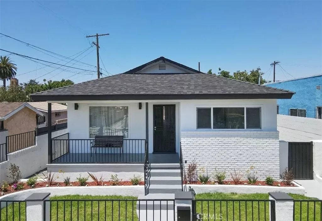 Property Photo:  1839 W 35th  CA 90018 
