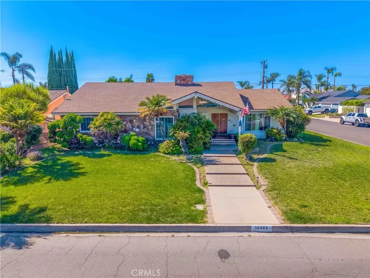 Property Photo:  10003 Mattock  CA 90240 