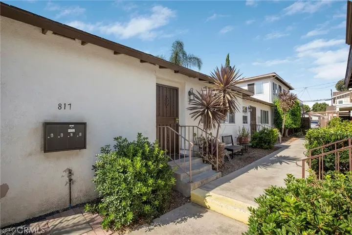 Property Photo:  817 Mira Mar  CA 90804 