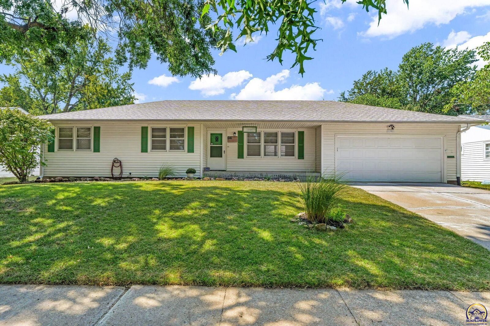 Property Photo:  1901 SW Village Dr  KS 66604 