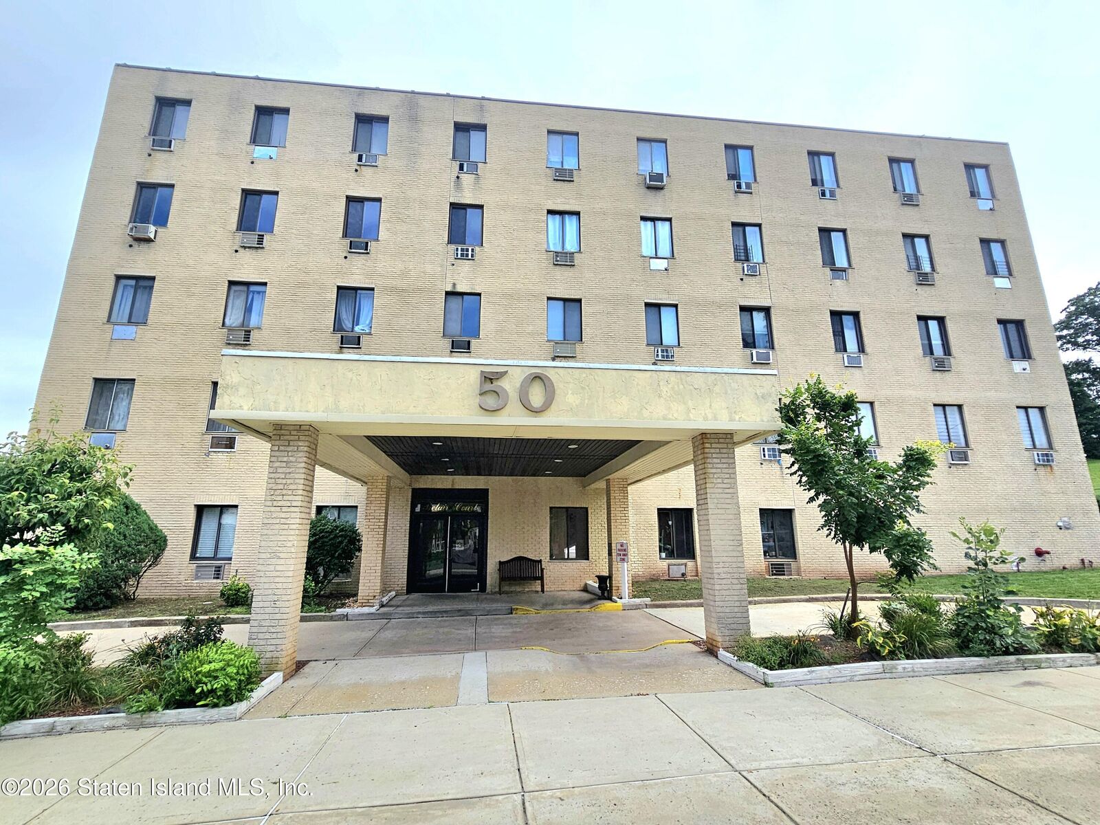 Property Photo:  50 Belair Road 5E  NY 10305 