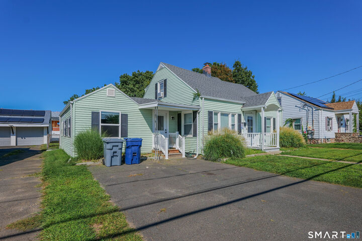 Property Photo:  19 East Maple Street  CT 06062 