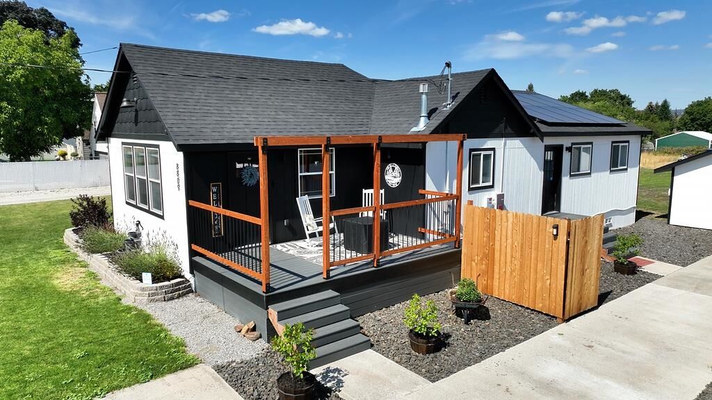 Property Photo:  8809 E Cataldo Ave  WA 99212 