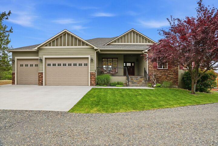 Property Photo: 16919 N South Bank Rd WA 99026