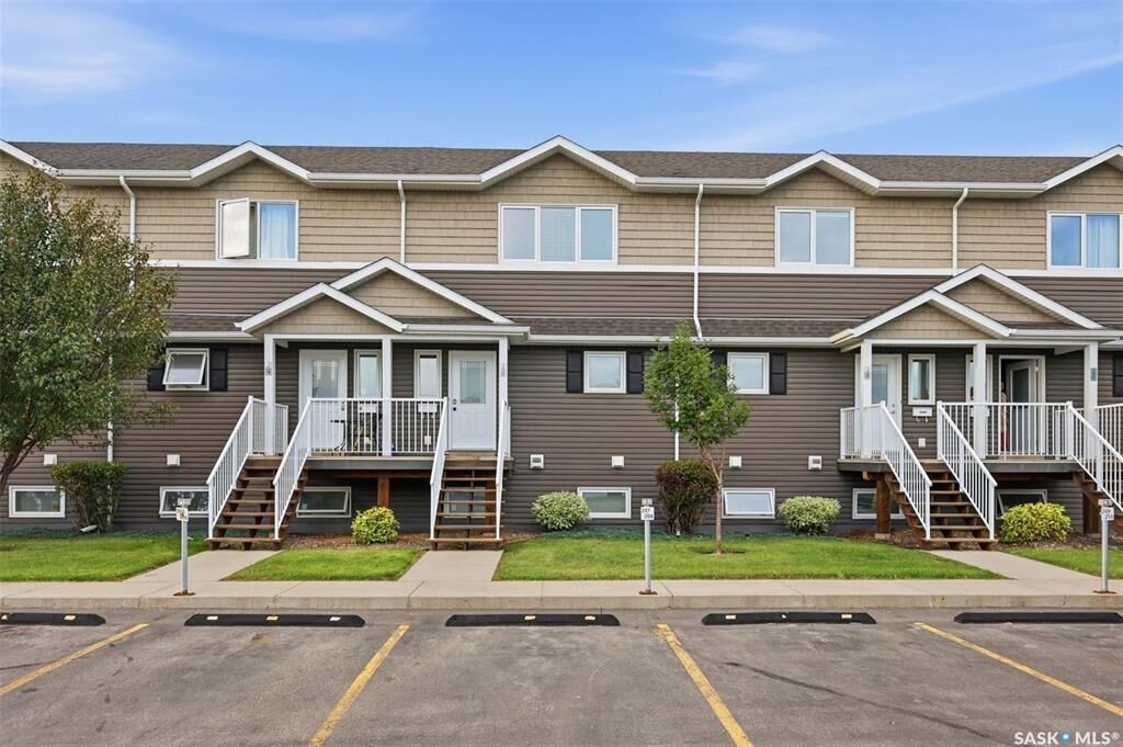Property Photo:  275 Pringle Lane 206  SK S7T 0T5 