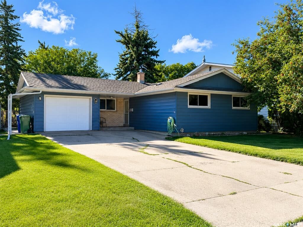 Property Photo:  1209 Shannon Road  SK S4S 5K9 