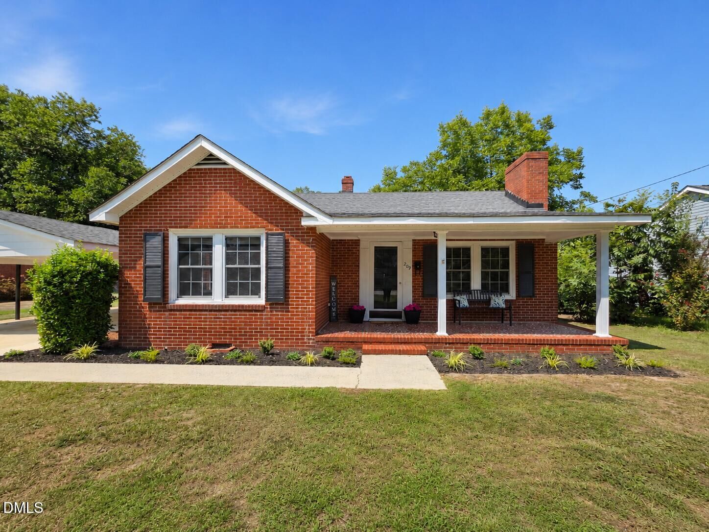 Property Photo:  209 N Watauga Avenue  NC 28334 