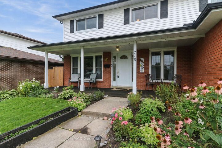 Property Photo:  718 Birchwood Drive  ON L4R 2P7 
