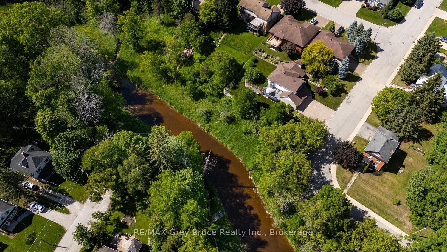 Property Photo:  1510 7th Avenue W  ON N4K 6V8 