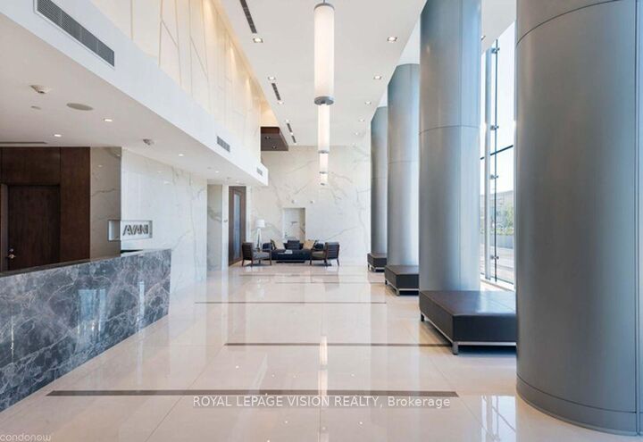 Property Photo:  275 Village Green Square 2321  ON M1S 0L1 