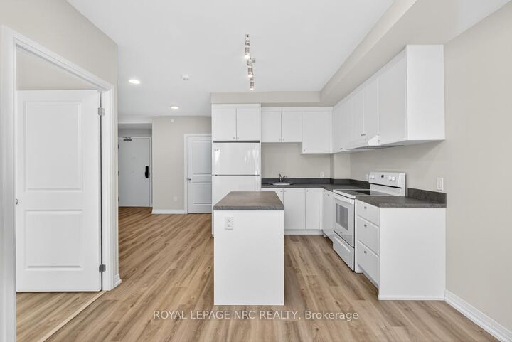 Property Photo:  50 Herrick Avenue 121  ON L2P 2T9 