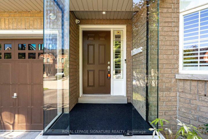 Property Photo:  22 Northcastle Crescent  ON L1M 0H8 