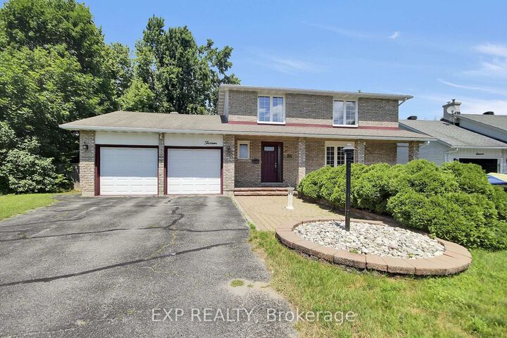 Property Photo:  13 Shanel Place  ON K2J 1C3 