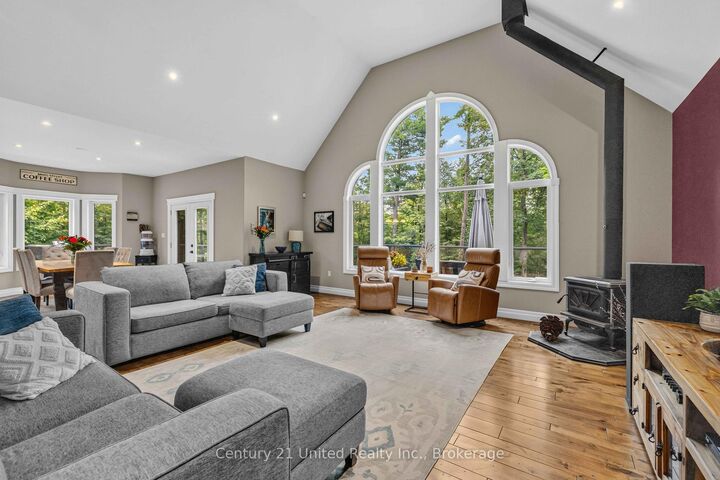Property Photo: 37 Mitchell Crescent ON K0L 1J0
