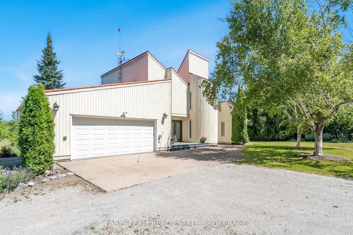 Property Photo:  249 Medonte Sideroad 2 N/A  ON L0K 1E0 