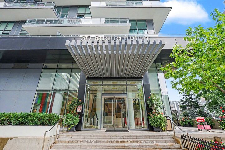 Property Photo:  30 Roehampton Avenue 2809  ON M4P 0B9 