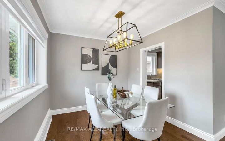 Property Photo:  52 Ivorwood Crescent  ON M1R 2X4 