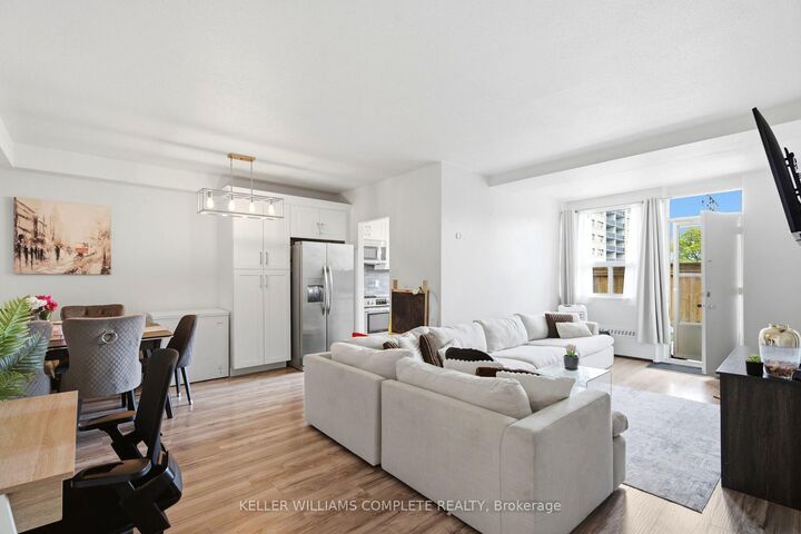 Property Photo:  15 Nicklaus Drive 17  ON L8K 5J5 