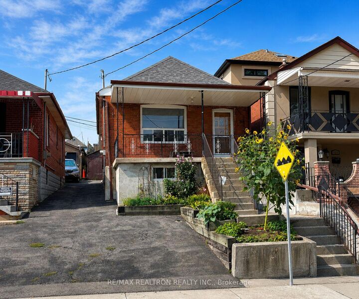 Property Photo:  442 Northcliffe Boulevard  ON M6E 3L2 