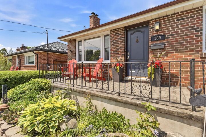 Property Photo:  169 Ellsworth Crescent  ON N5W 1J5 