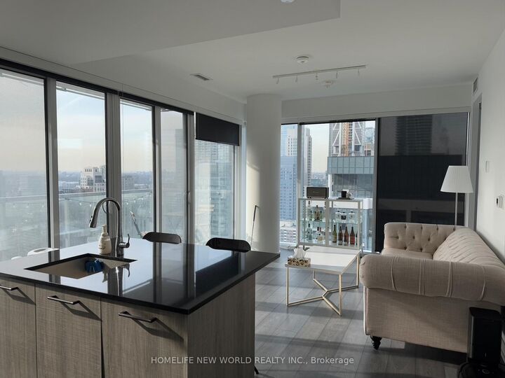 Property Photo:  3 Gloucester Street 4201  ON M4Y 0C6 