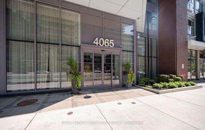 Property Photo:  4065 Confederation Parkway 3512  ON L5B 0L4 