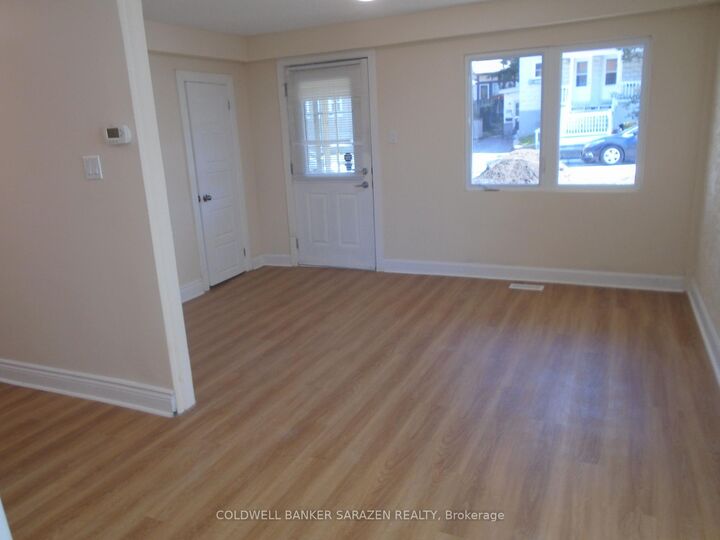 Property Photo:  383 Montfort Street N  ON K1L 5M9 