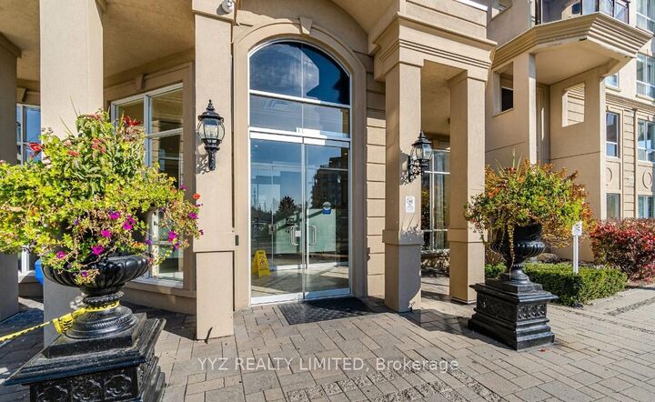 Property Photo:  8 Maison Parc Court 202  ON L4J 9K5 