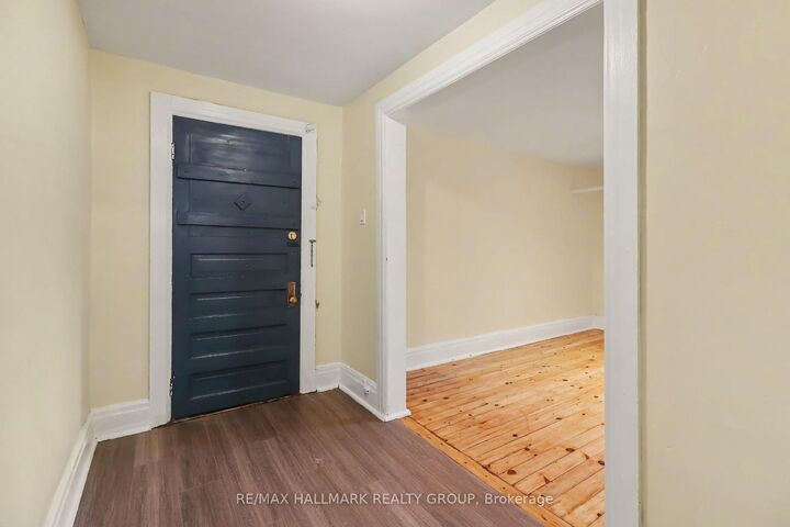 Property Photo:  413 Elgin Street 13  ON K2P 1N4 