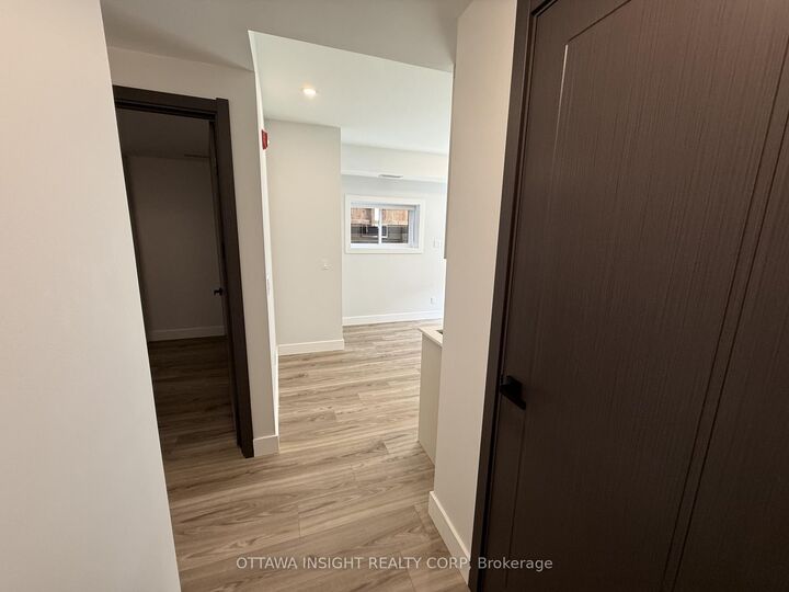 Property Photo:  266 Carruthers Avenue 4  ON K1Y 1N9 