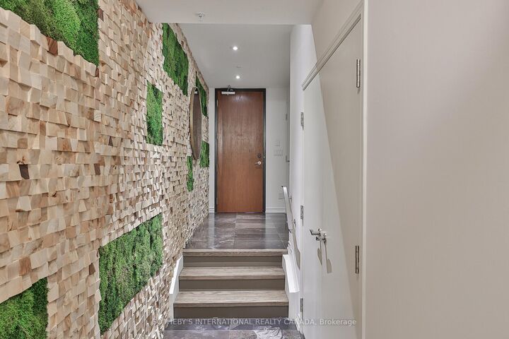 Property Photo:  43 Hanna Avenue 441  ON M6K 1X1 