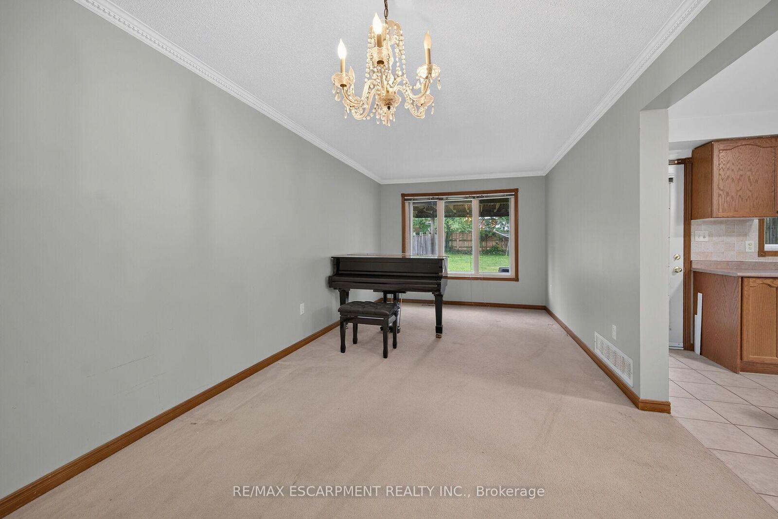Property Photo:  33 Brantdale Avenue  ON L9C 1B6 