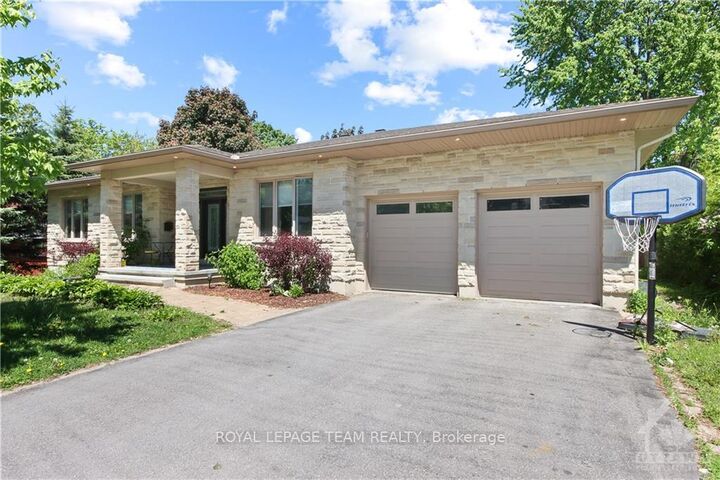 Property Photo:  159 Roger Road  ON K1H 5C7 
