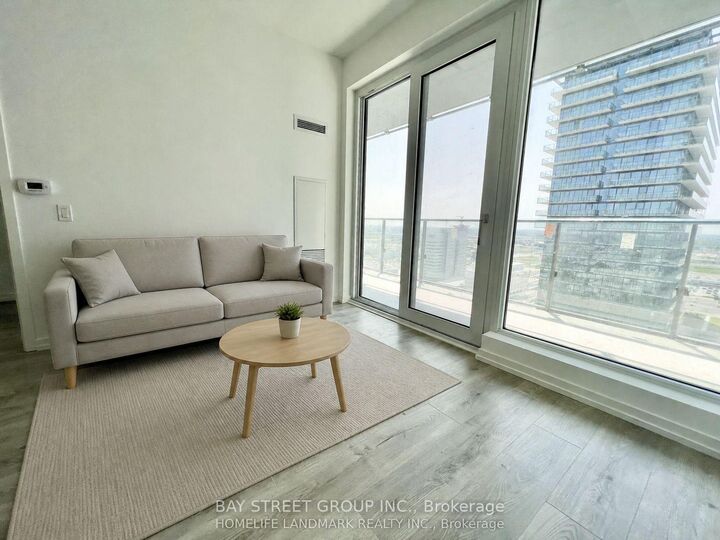 Property Photo:  7890 Jane Street 2803  ON L4K 0K9 