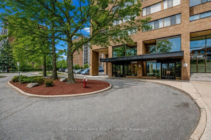Property Photo:  505 St Laurent Boulevard 2204  ON K1K 3X4 