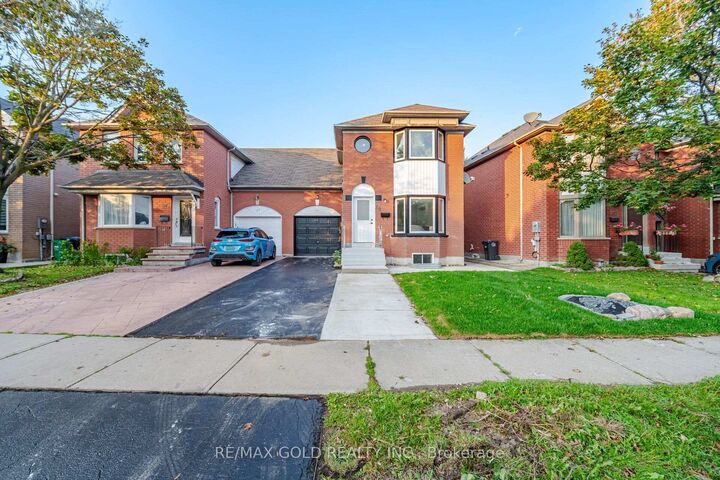 Property Photo:  29 Fern Valley Crescent  ON L6R 1K7 