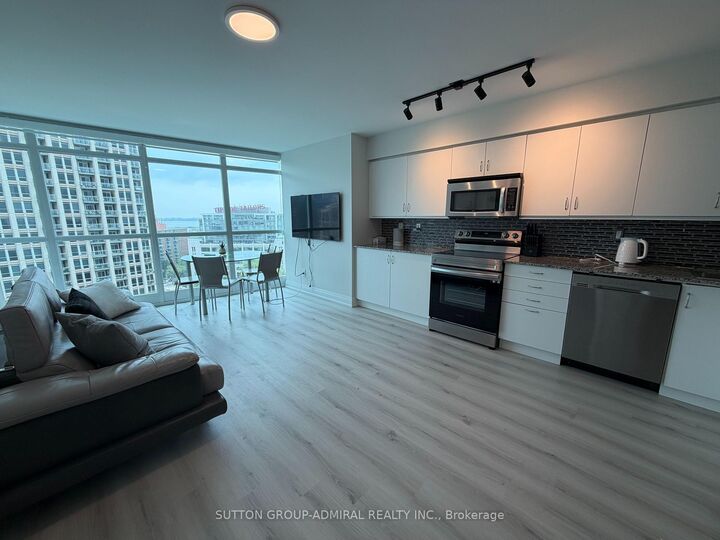 Property Photo:  215 Fort York Boulevard 1602  ON M5V 4A2 