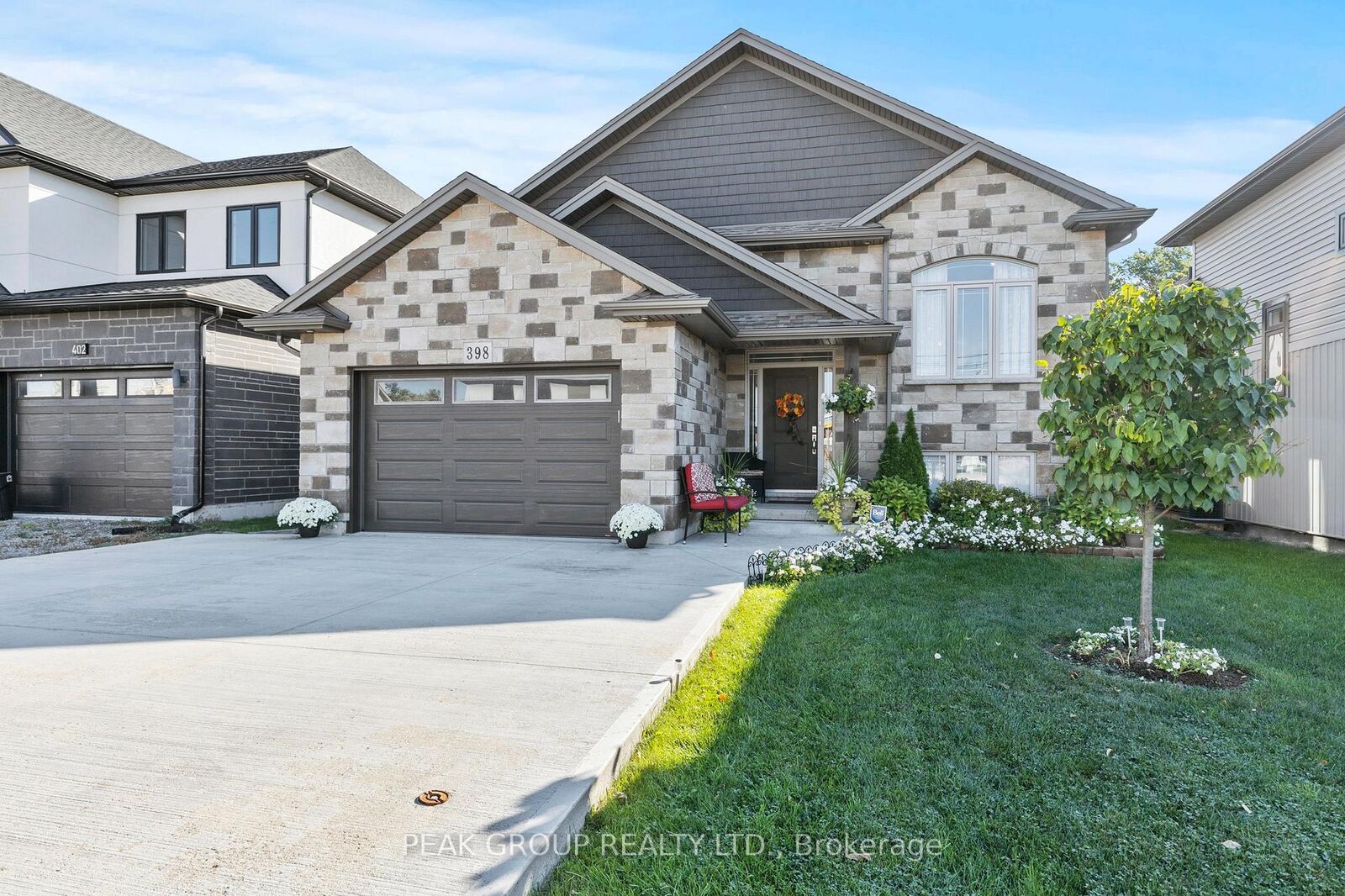 Property Photo:  398 Aqueduct Street  ON L3C 0H3 