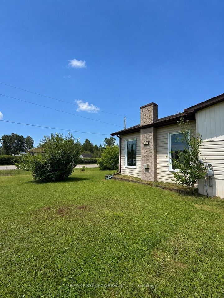 Property Photo: 109 Clarke Avenue ON P0T 1M0