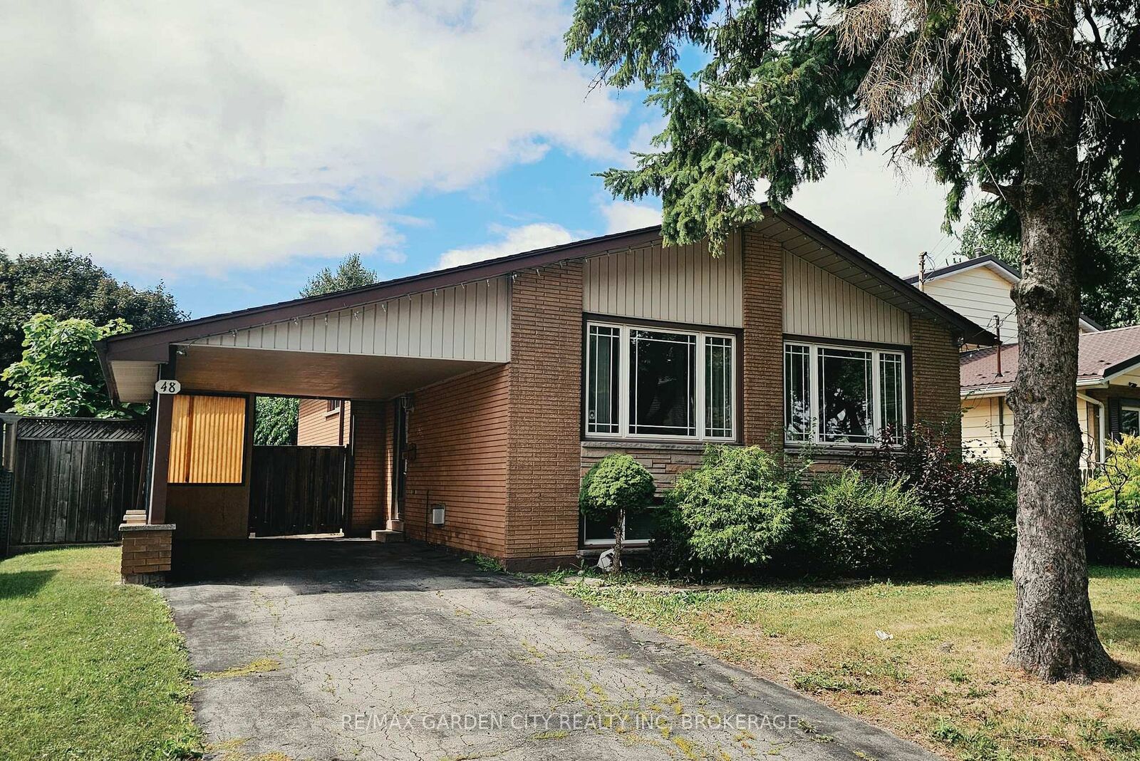 Property Photo:  48 Manning Avenue  ON L9A 3E7 