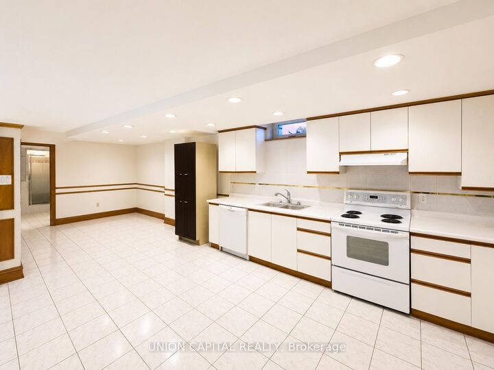Property Photo:  300 Belview Avenue Bsmt  ON L4L 7V7 